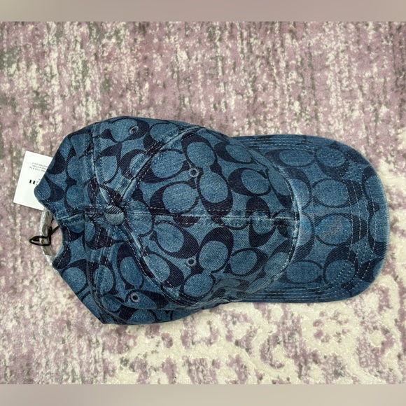 Coach Signature C Baseball Cap - Picture 1 of 8